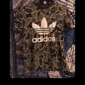 fits like a medium small on women